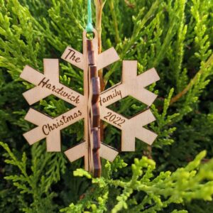 Personalised, engraved 3D snowflake family baubles